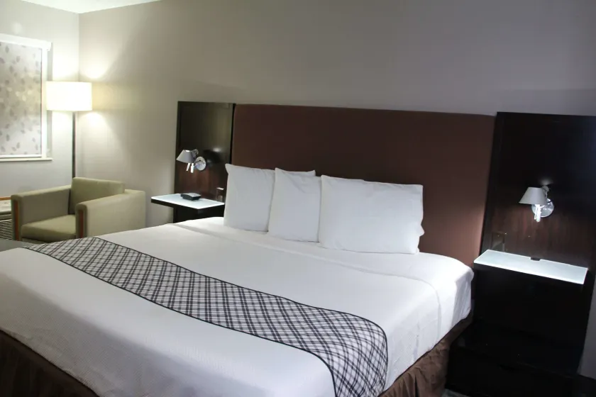 Westbridge Inn & Suites - Image 1