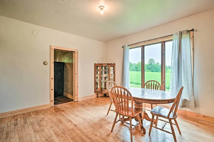 Remodeled Cecil Farmhouse, Near Shawano Lake! - Innenbereich