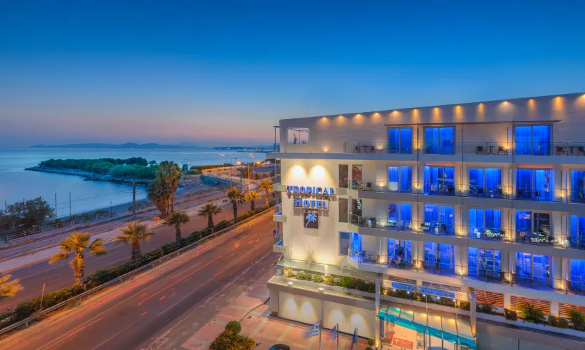 Tropical Hotel Seafront Boutique - Image 1