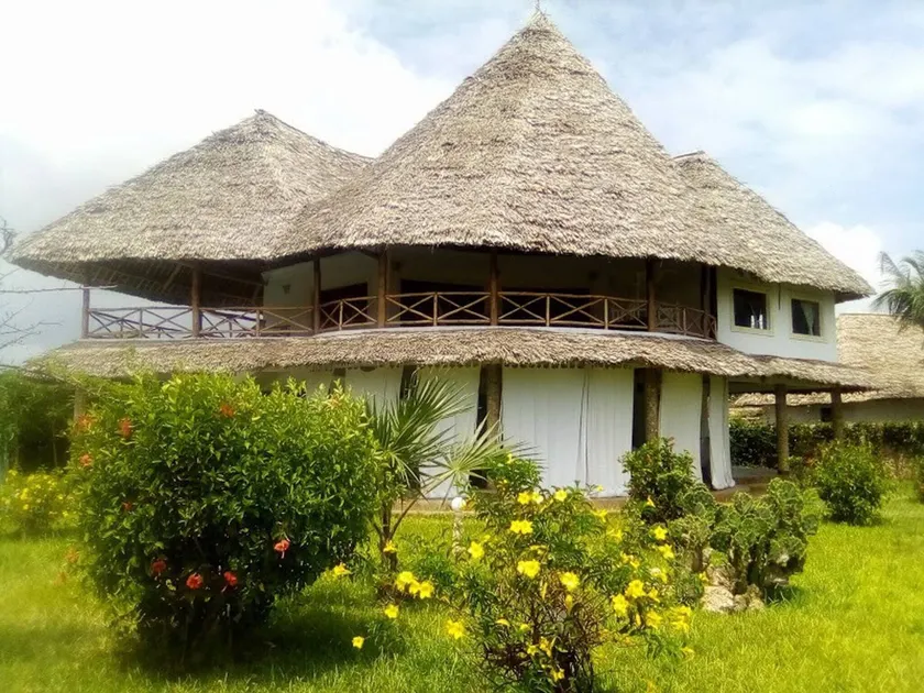 Beach Front Nicky Villa - Image 1