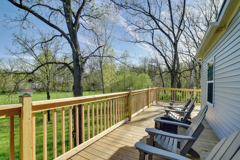 Family-Friendly By Fishing, Hiking, and Finger Lakes Wine - Innvendig