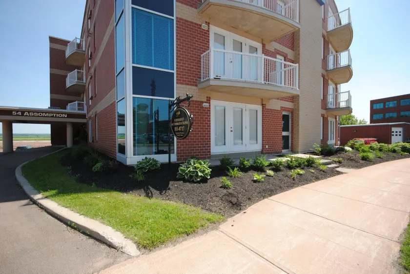 Premiere Suites Moncton - Image 1