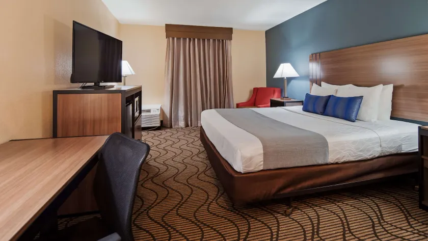 Best Western Plus Heritage Inn - Image 1