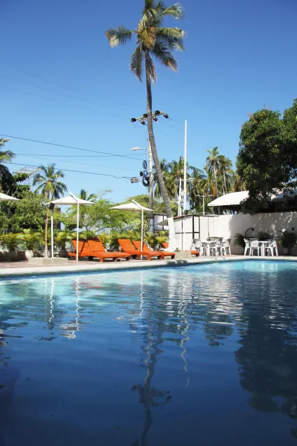 Hotel Rodadero Beach Blue - Image 1