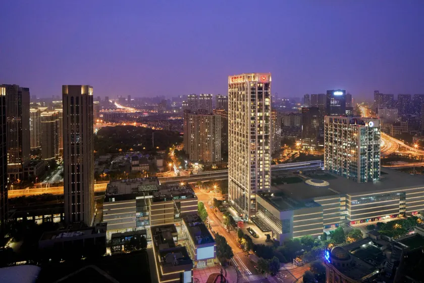 Sheraton Grand Wuhan Hankou Hotel - Image 1