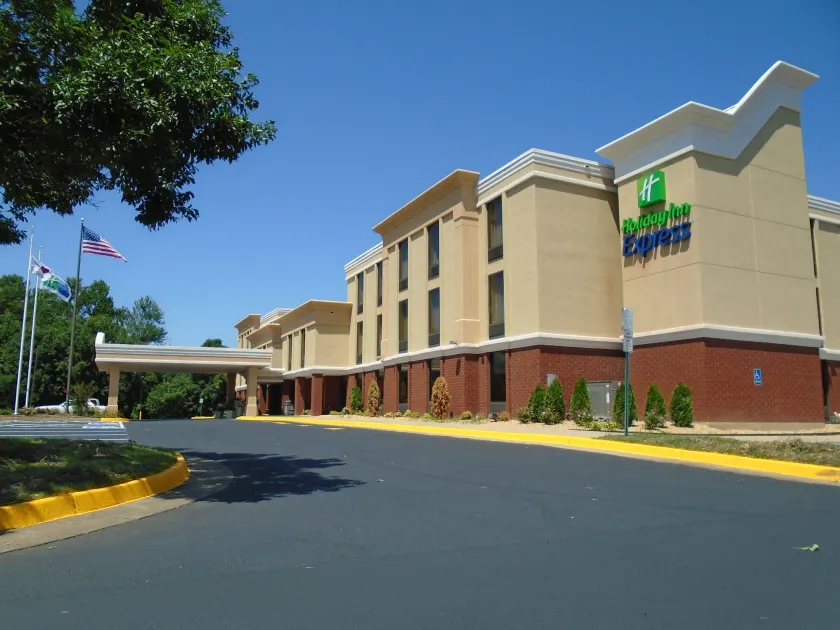 Holiday Inn Express Hotel & Suites Midlothian Turnpike by IHG - Image 1
