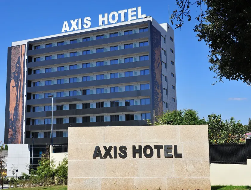 Axis Porto Business & Spa Hotel - Image 1