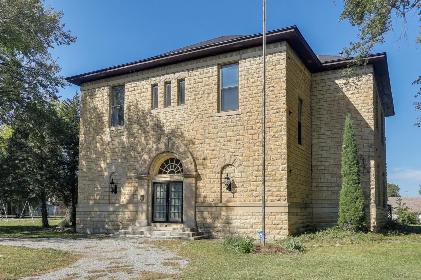 Renovated Schoolhouse w/ Piano & Private Deck! - Image 1