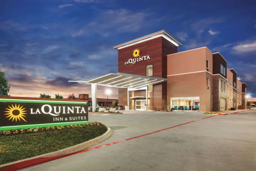 La Quinta by Wyndham Dallas Northeast-Arboretum - Image 1