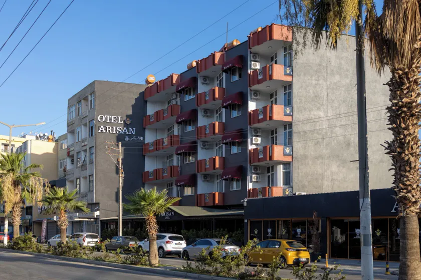 ARISAN OTEL - Image 1
