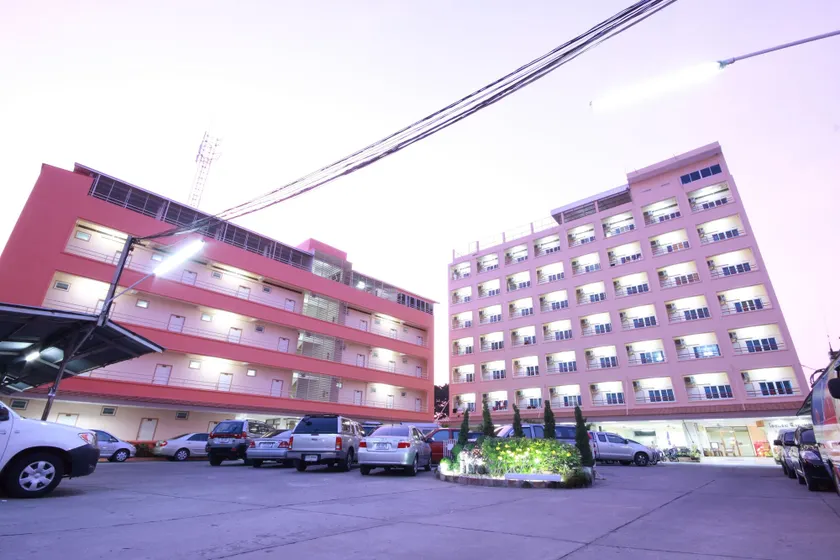 P.A. Place Hotel - Image 1