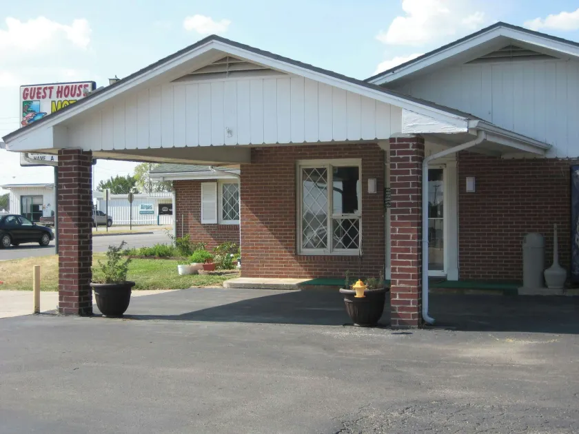 Guest House Motel Chanute - Image 1