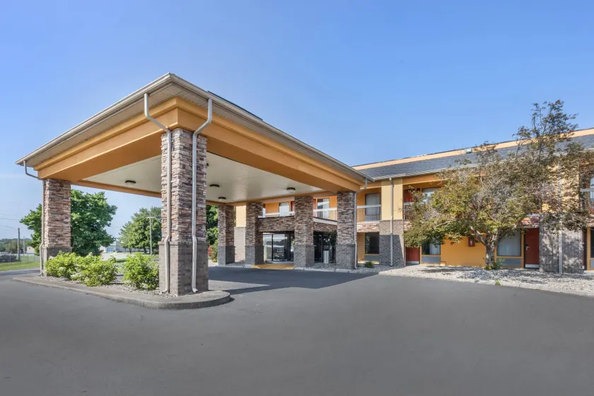 Quality Inn Glasgow - Image 1
