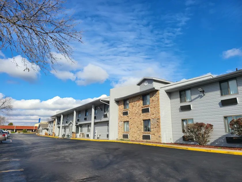 Motel 6-Omaha, NE - Image 1