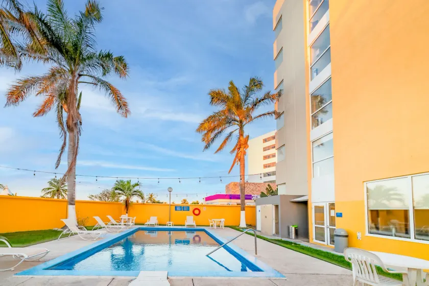 City Express by Marriott Ciudad del Carmen - Image 1