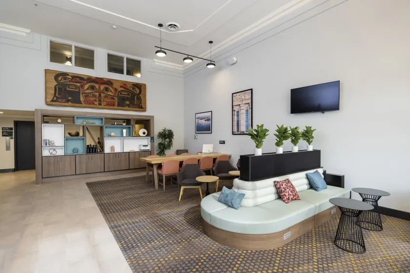 Holiday Inn Victoria - Elk Lake by IHG - Lobby