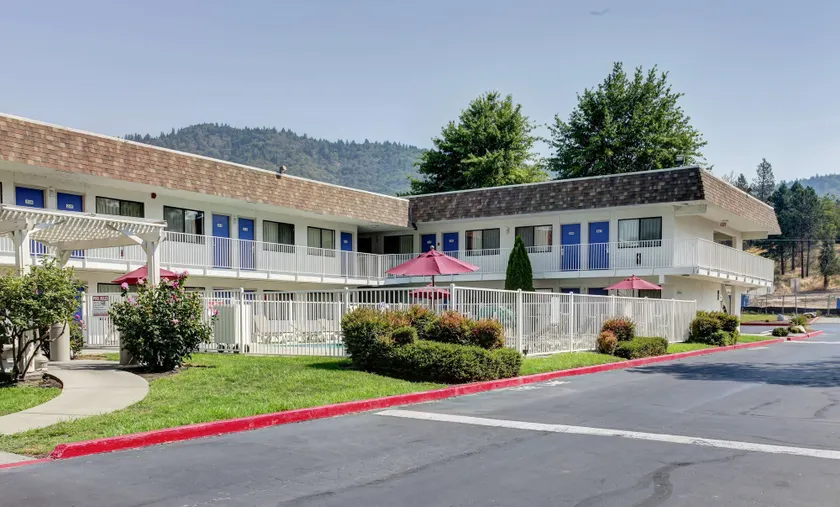 Motel 6-Grants Pass, OR - Image 1