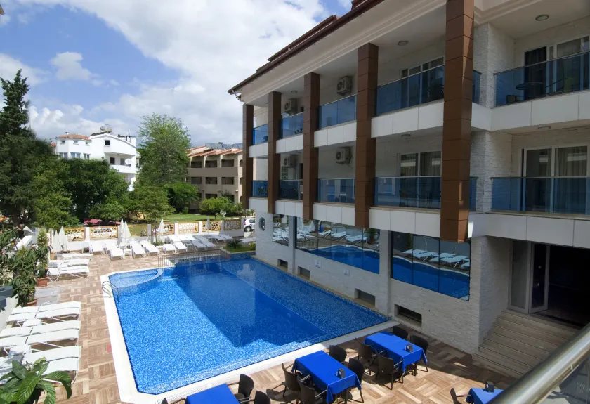 Supreme Hotel - Image 1