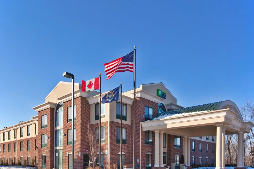 Holiday Inn Express & Suites Detroit - Novi by IHG - Image 1