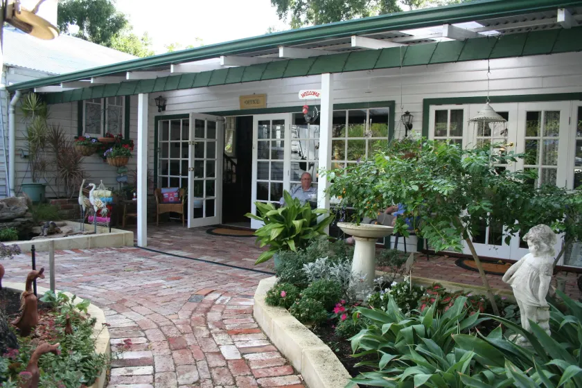 Rosebridge House Bed & Breakfast Adult Retreat - Image 1