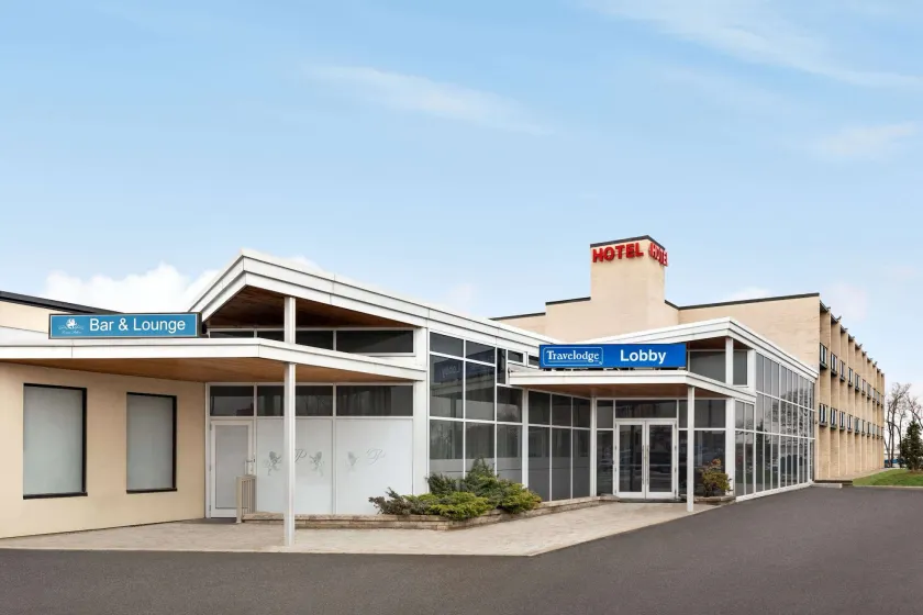 Travelodge by Wyndham Richmond Hill - Image 1
