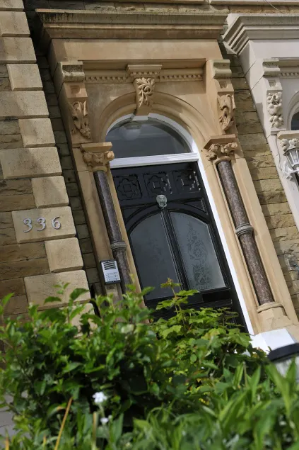 Howarth House Apartments - Image 1