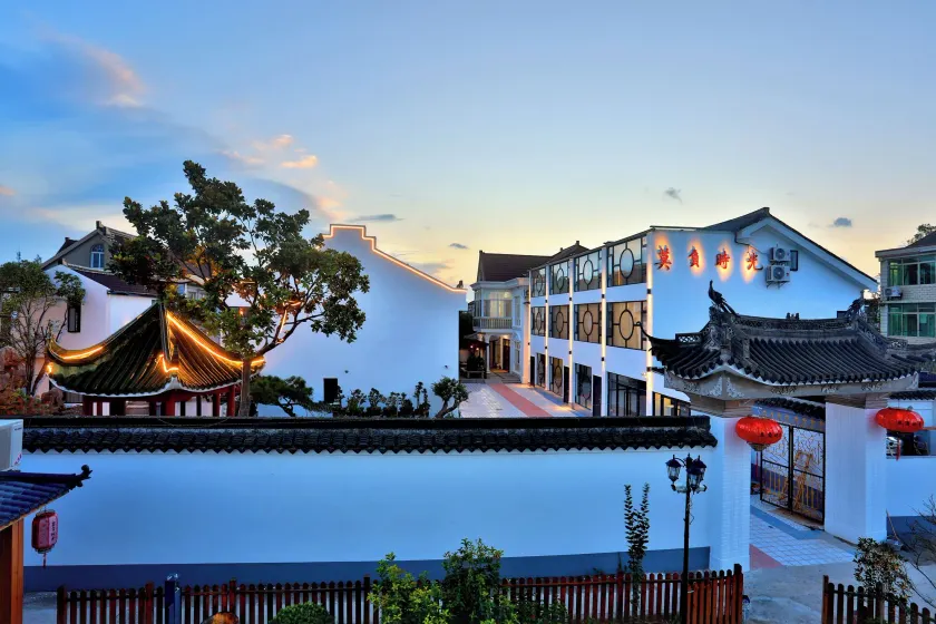 Shanghai Monegative Time Garden Hotel Disney Store - Image 1