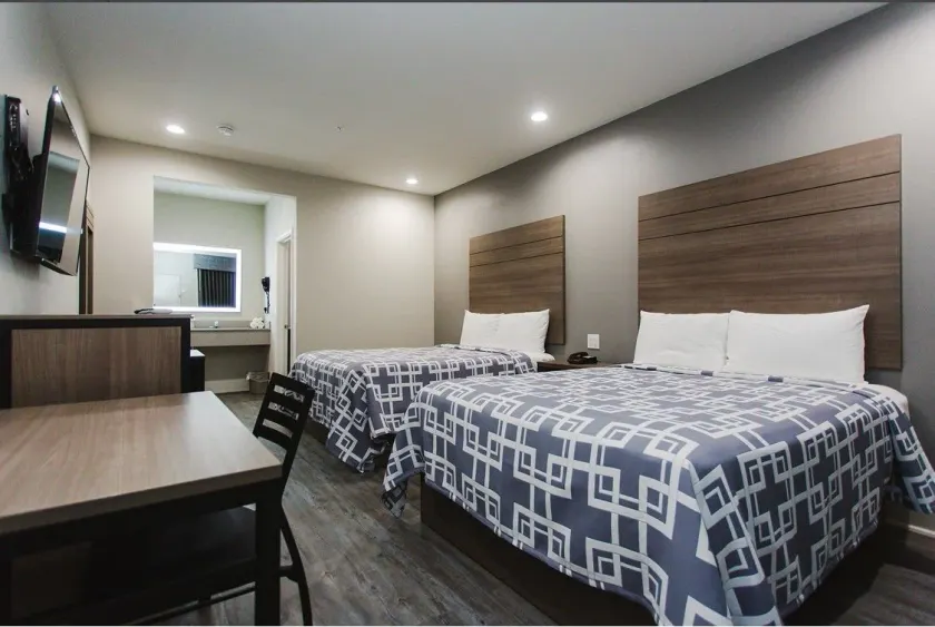 Palace Inn - Image 1