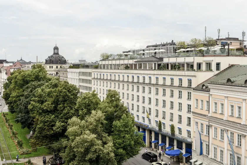 Hotel Bayerischer Hof - Image 1