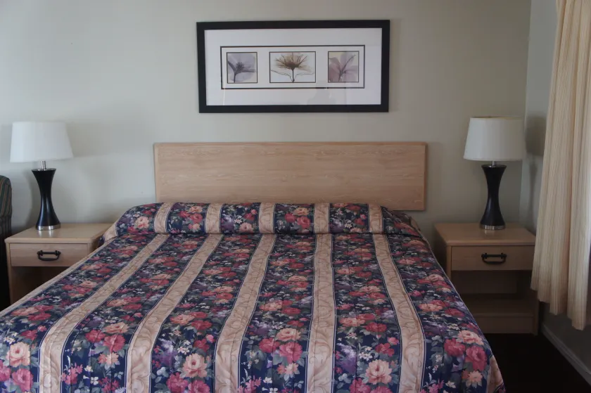 Budget Inn - Image 1