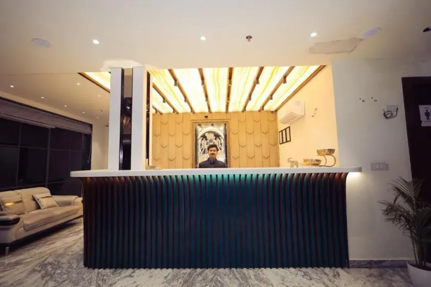 HOTEL VANSHI VAT - Lobby