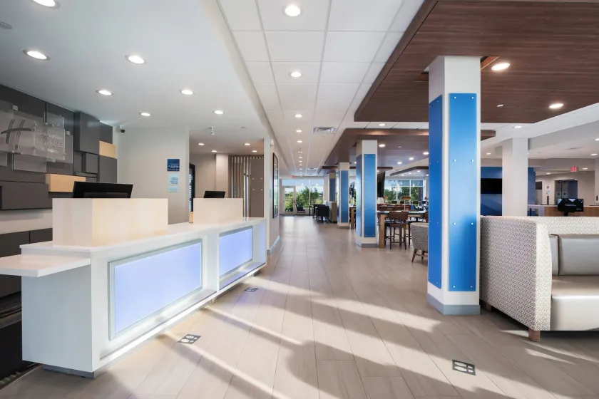 Holiday Inn Express & Suites Chicago - Hoffman Estates by IHG - Image 1