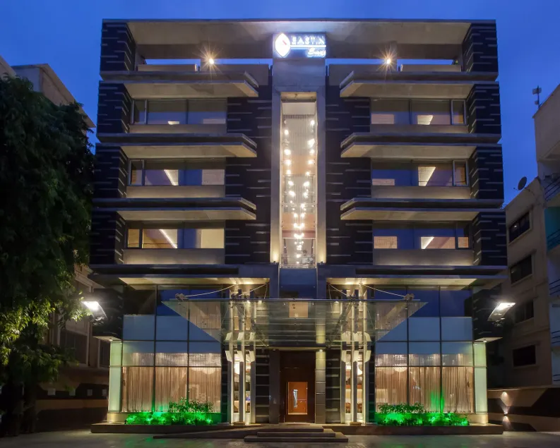 Hotel Cosmopolitan - Image 1