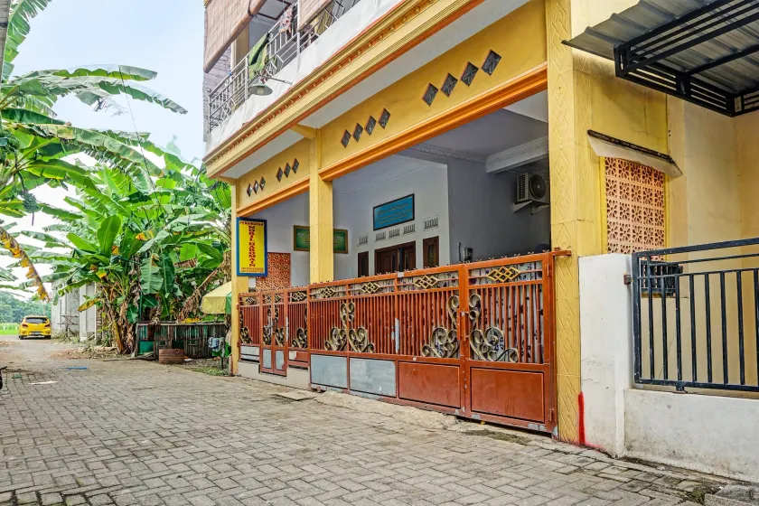 Hotel O Noril Haromain Homestay Syariah - Image 1