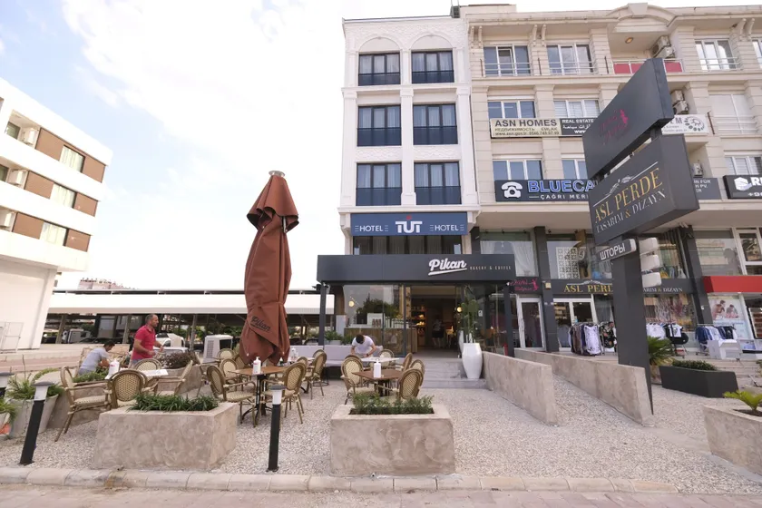 Tut Hotel - Image 1