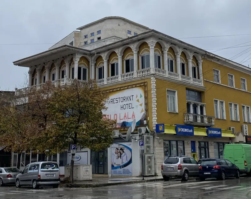 Pilo Lala Hotel - Image 1