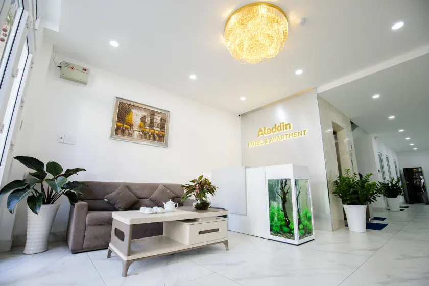 Aladdin Hotel - Image 1