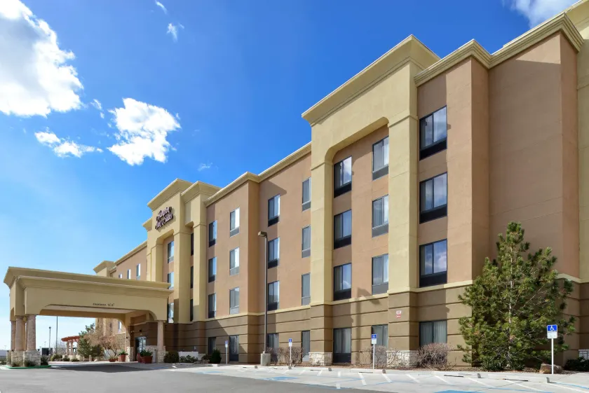 Hampton Inn & Suites Albuquerque-Coors Road - Image 1