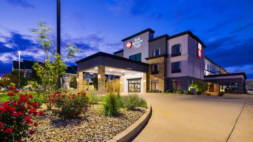Best Western Plus Champaign/Urbana Inn - Image 1