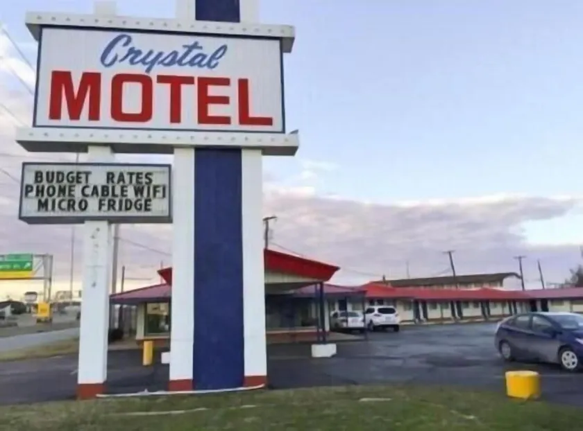 CRYSTAL MOTEL - Image 1