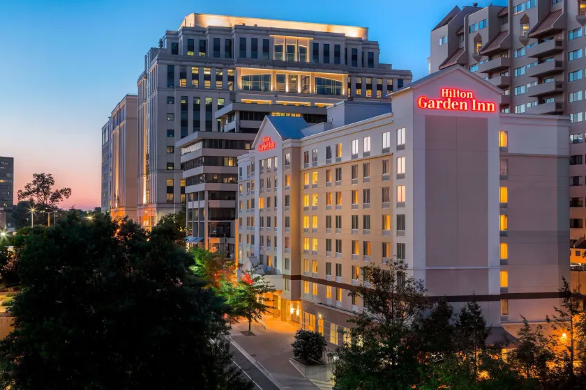 Hilton Garden Inn Arlington/Courthouse Plaza - Image 1