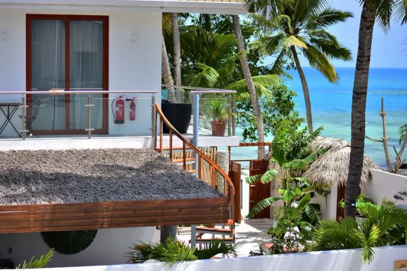 Veli Vilaa Dhiffushi - Beachfront - Image 1
