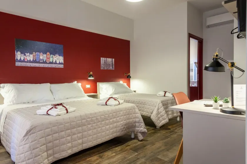 Five Rooms Brolo - Image 1