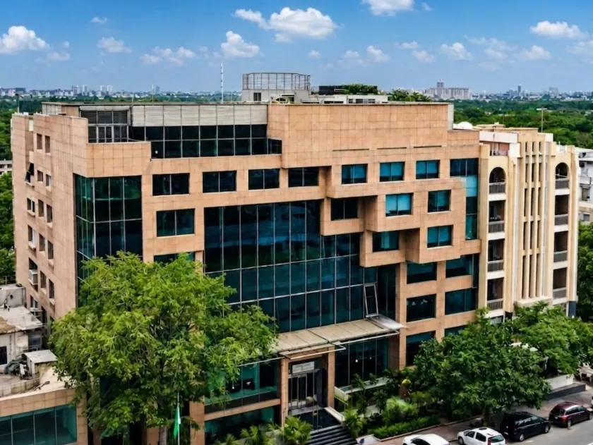 Hotel Crown Plaza Islamabad - Image 1