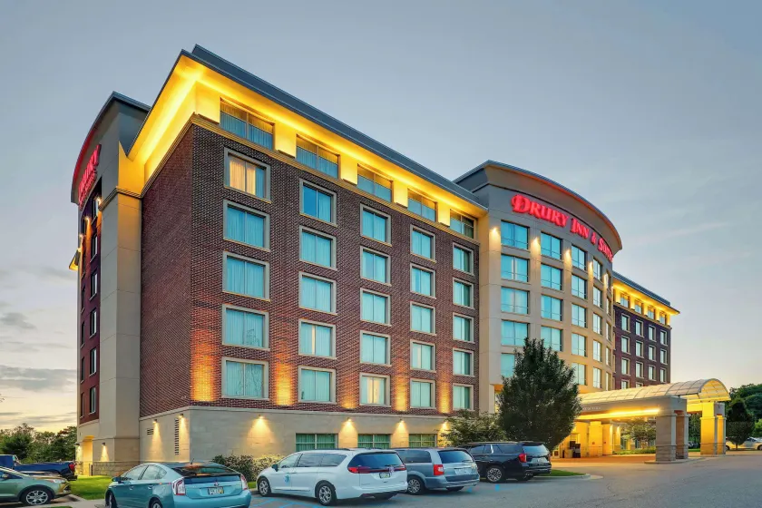 Drury Inn & Suites Grand Rapids - Image 1