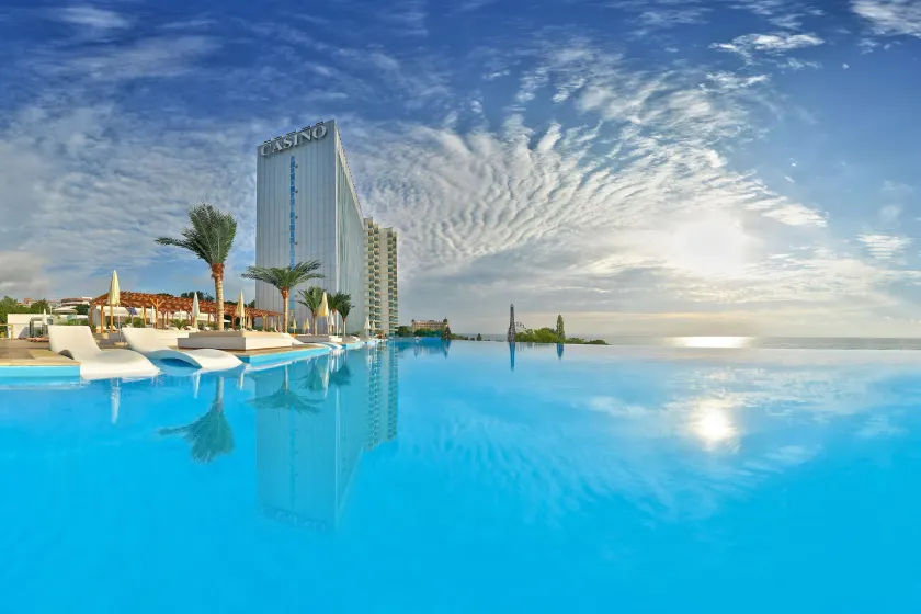 International Hotel Casino & Tower Suites - Image 1