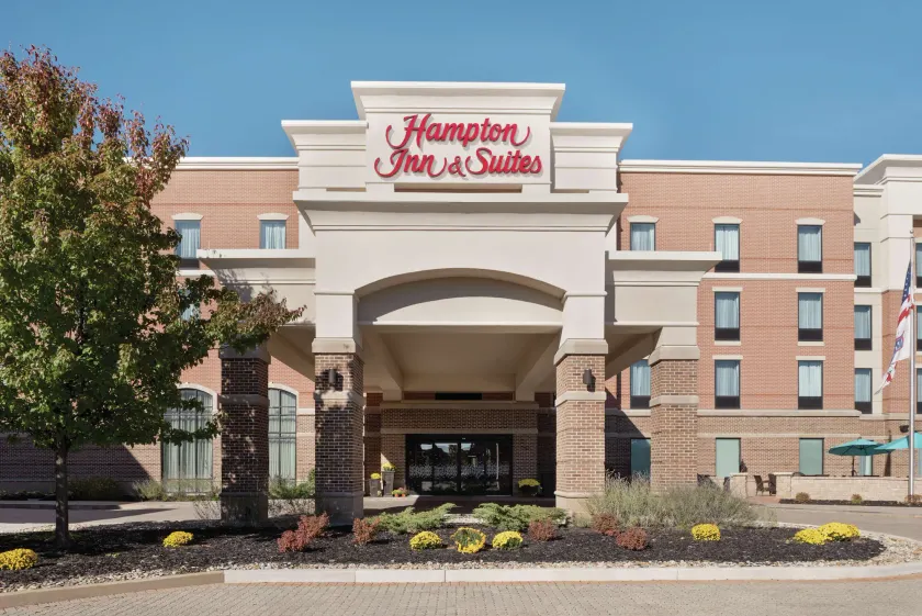 Hampton Inn & Suites Mishawaka/South Bend at Heritage Square - Image 1