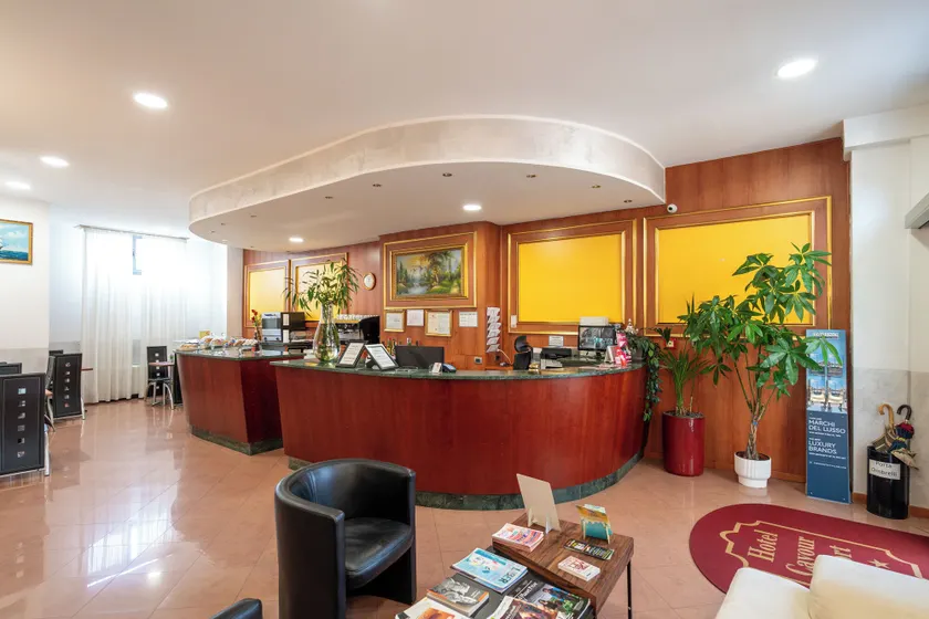 Hotel Cavour Resort - Image 1