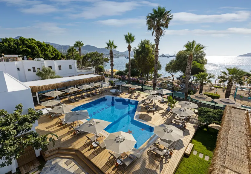 Yalıpark Beach Hotel - Image 1