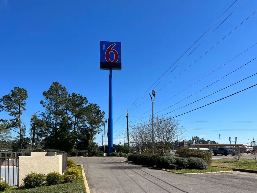 Motel 6 Hattiesburg, MS - Image 1